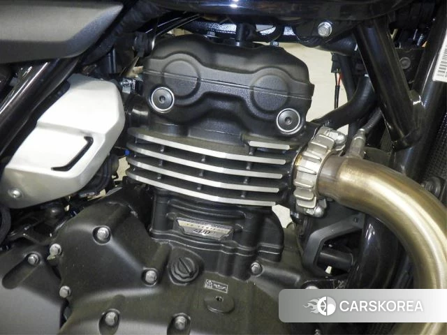 Engine photo