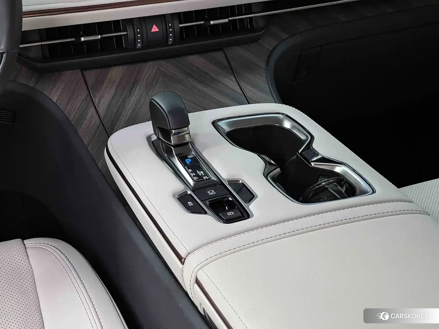 Lexus LM id 4664429 из Китая 12