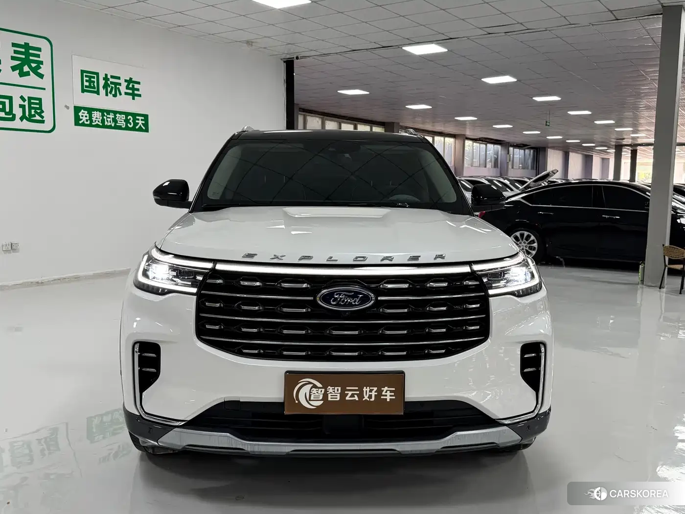 Ford Explorer 2023 Белый из Китая, фото 2