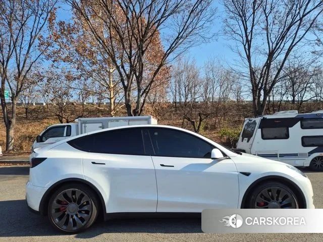 Tesla Model Y 2022 Белый из Кореи, фото 5