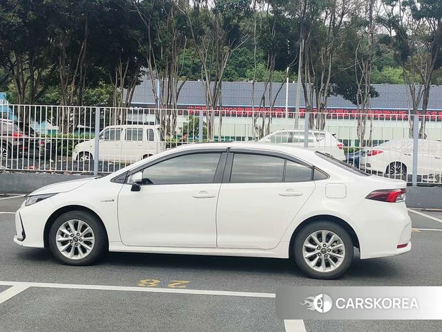 Toyota Corolla id 4365873 из Китая 8