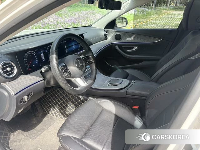 Mercedes-Benz E-class 2023 Белый из Китая, фото 4