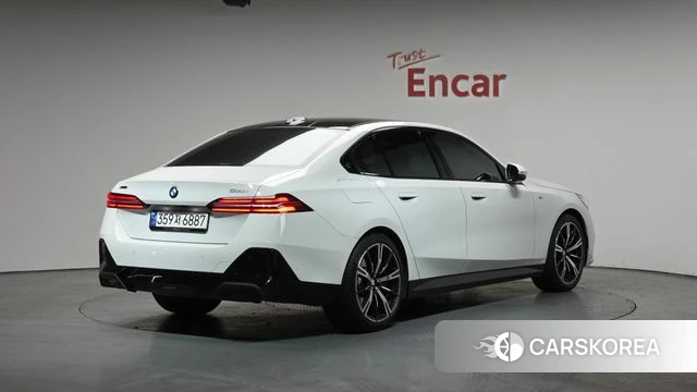 BMW 5 Series (G60) id 3841675 из Кореи 12