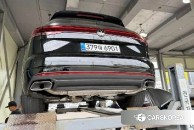 Volkswagen Touareg 3rd generation 2025 Черный из Кореи, фото 2