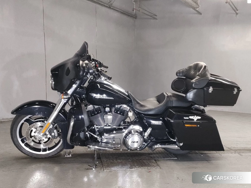 Проданный Harley-Davidson Street Glide FLHX1690 2013 из Японии