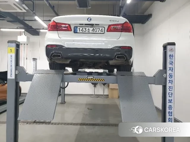 BMW 5 Series (G30) 2020 Белый из Кореи, фото 2