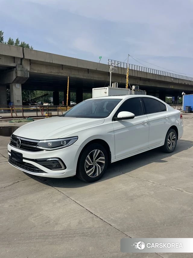 Volkswagen Bora 2024 Белый из Китая, фото 2