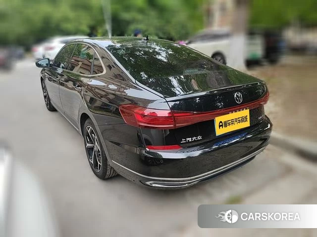 Volkswagen Passat 2023 Черный из Китая, фото 2