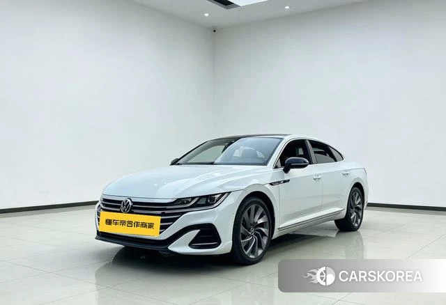 Volkswagen CC 2023 Белый из Китая, фото 2