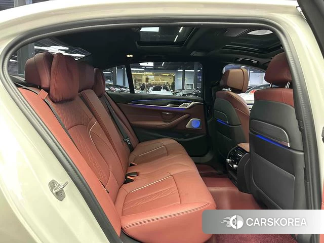 BMW 5 series 2023 Белый из Китая, фото 2