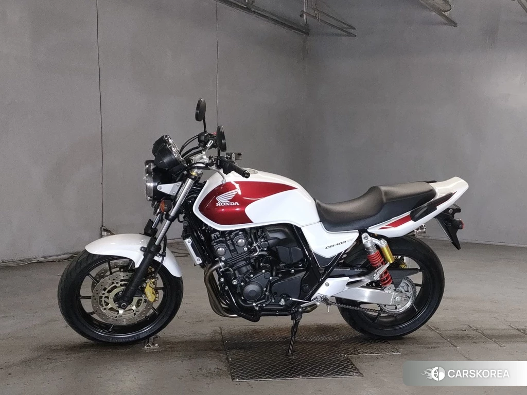 Проданный Honda CB400SF 2017 из Японии, фото 2