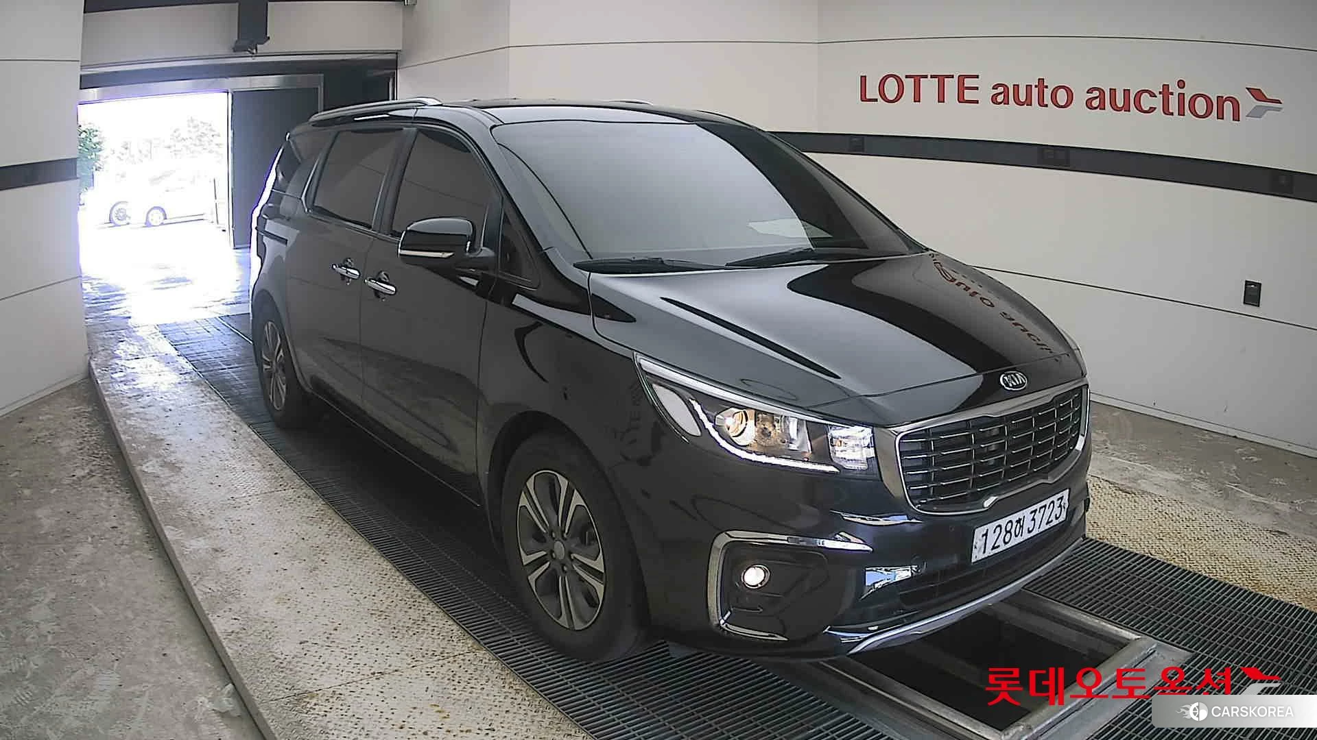 Kia Carnival id 4679358 из Кореи 12