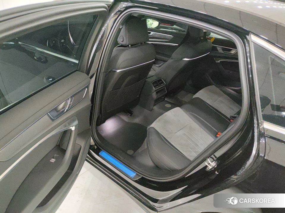 Audi A6L 2023 Черный из Китая, фото 2