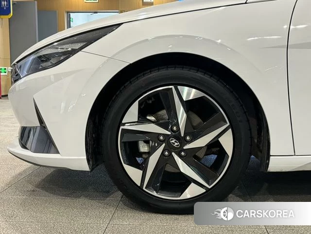 Hyundai Elantra 2022 Белый из Китая, фото 4