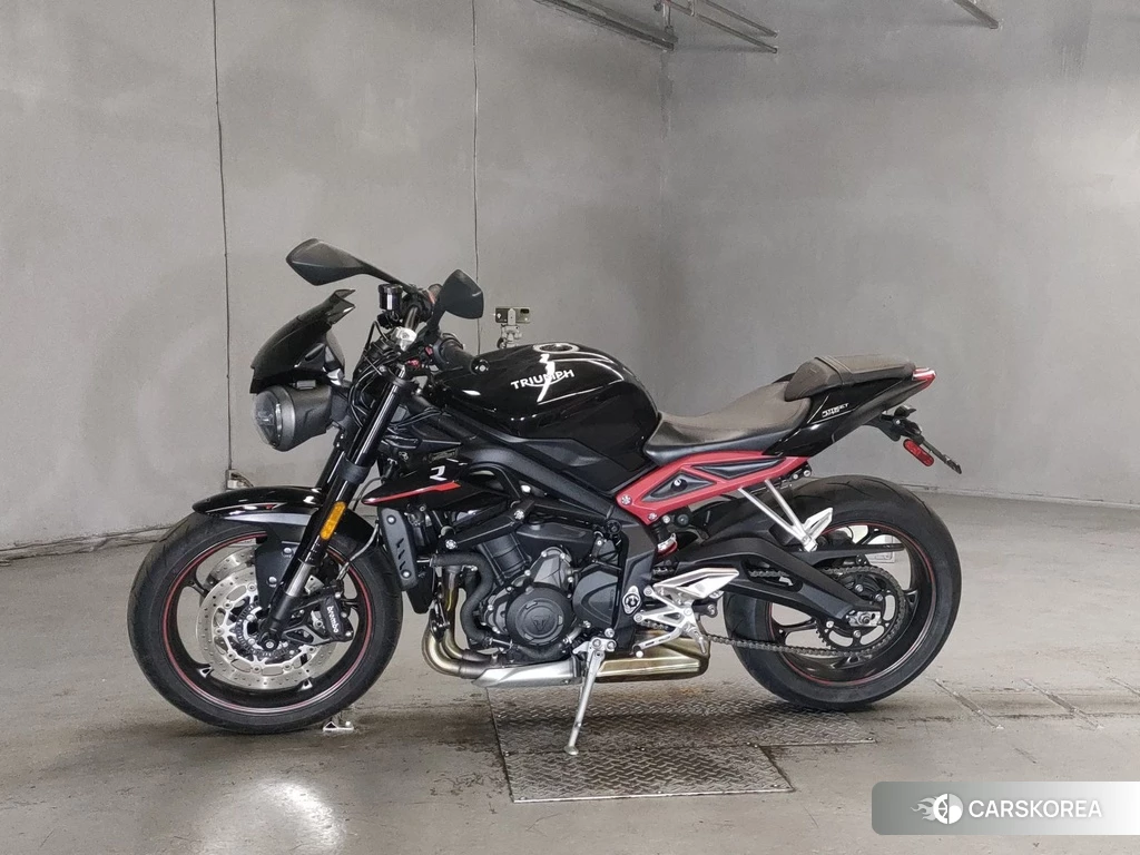 Проданный Triumph STREET TRIPLE R 2019 из Японии