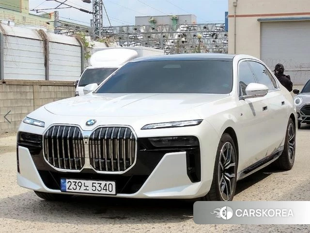 BMW 7 Series (G70) id 4308592 из Кореи 12