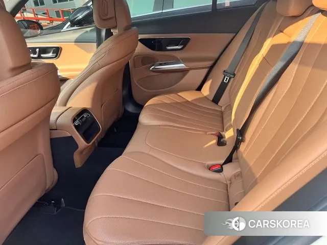 Mercedes-Benz E-Class W214 2024 Белый из Кореи, фото 2