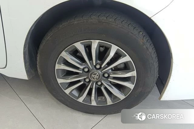 Toyota Corolla id 4219216 из Китая 9