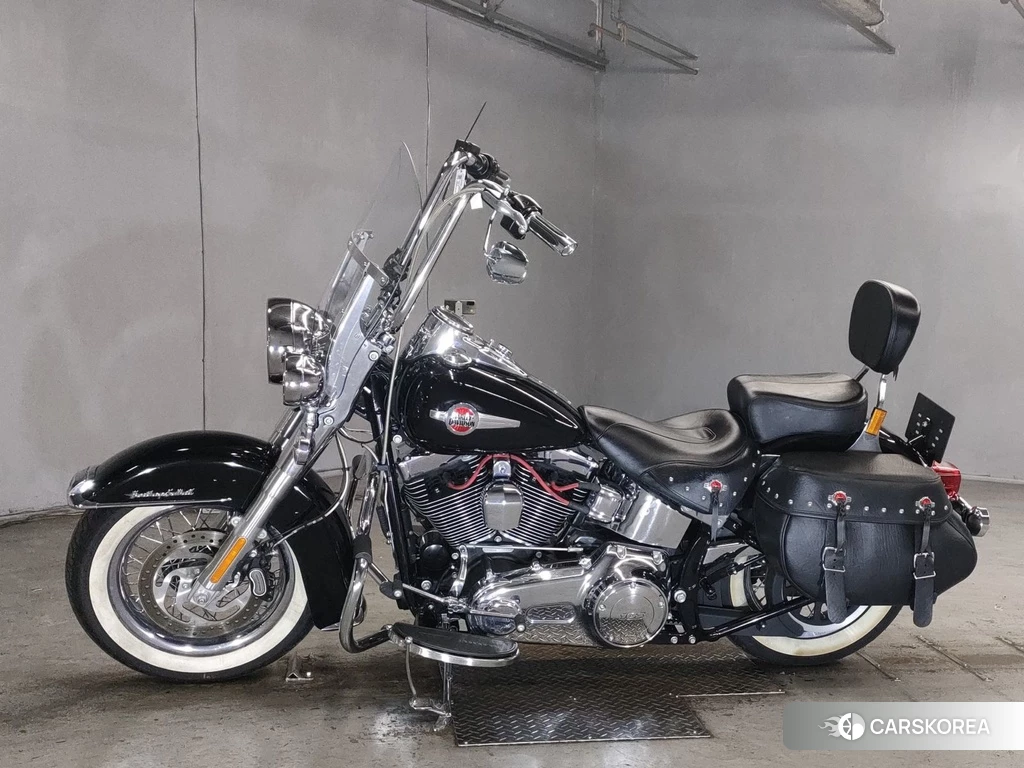 Проданный Harley-Davidson Heritage Softail Classic FLSTC1690 2016 из Японии