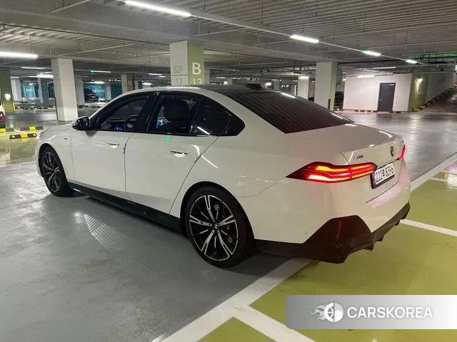 BMW 5 Series (G60) id 3507475 из Кореи 8