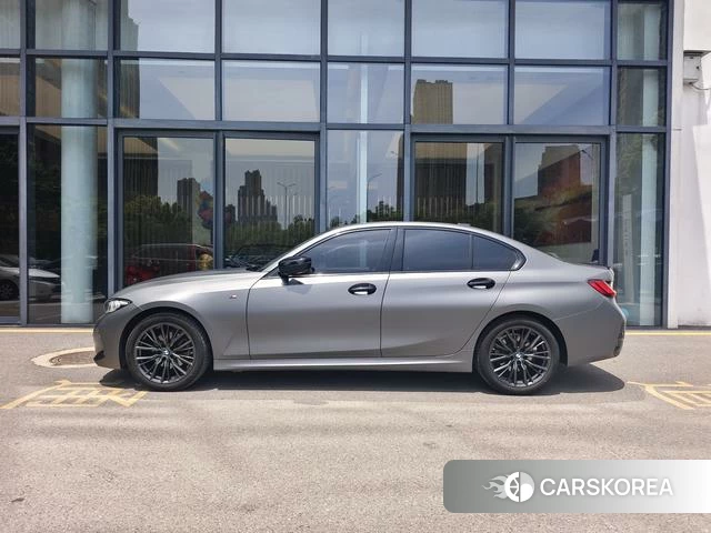 BMW 3 series 2024 Темно-серый из Китая, фото 2