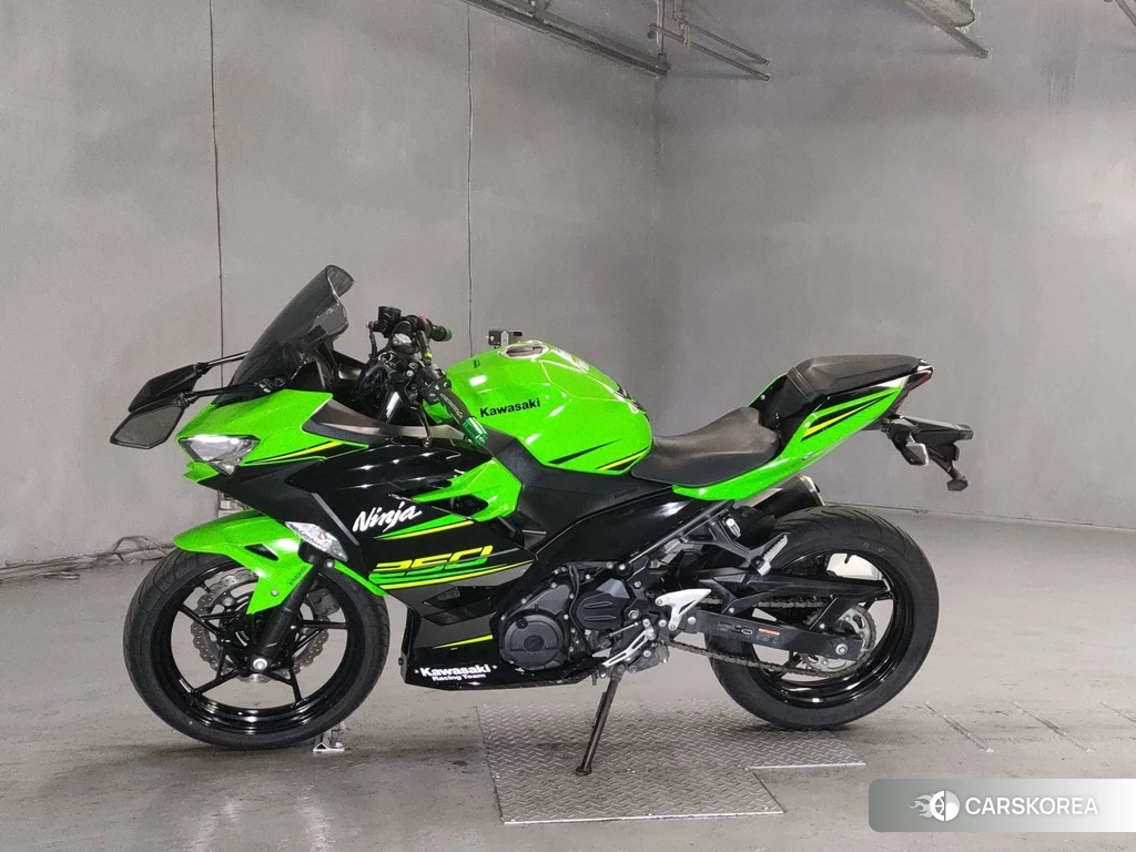 Проданный Kawasaki NINJA 250 2018 из Японии, фото 2