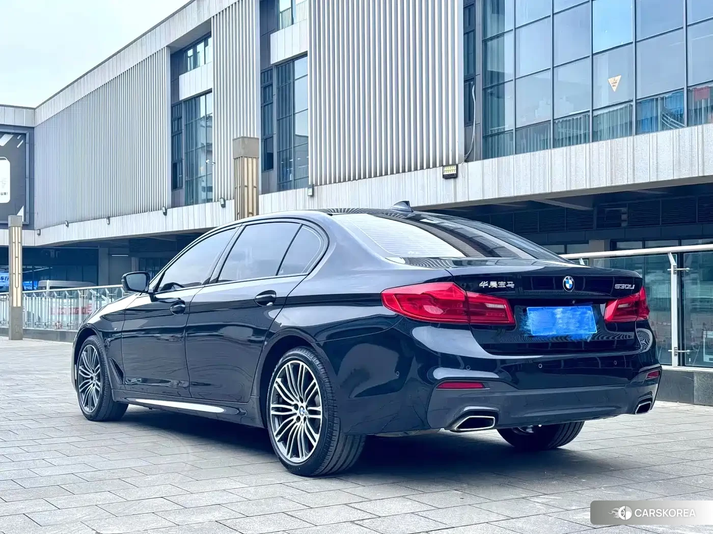 BMW 5 series 2019 Черный из Китая, фото 2