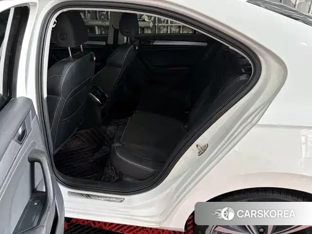 Skoda Superb id 4669236 из Китая 7
