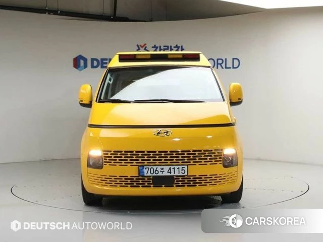 Hyundai Staria 2022 Желтый из Кореи, фото 2