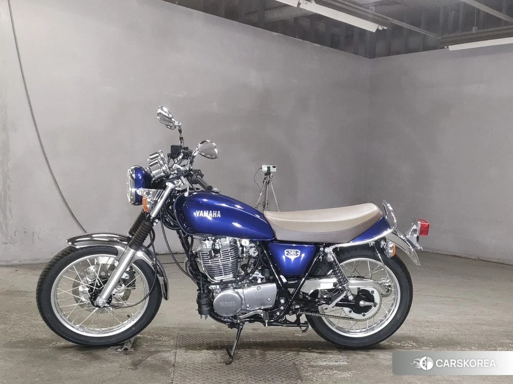 Проданный Yamaha SR 400 2021 из Японии, фото 2