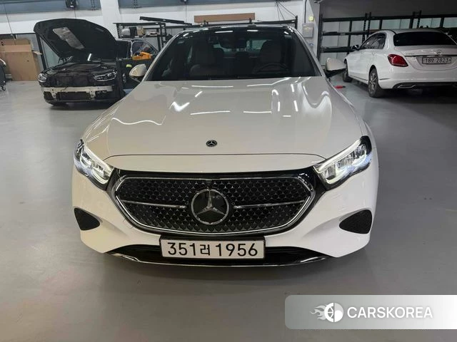Mercedes-Benz E-Class W214 2025 Белый из Кореи, фото 2
