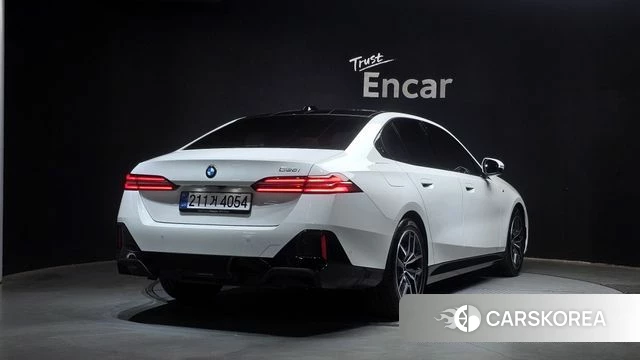 BMW 5 Series (G60) id 3921672 из Кореи 12