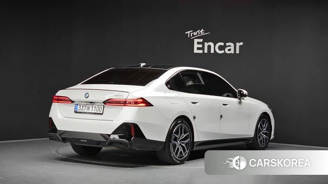 BMW 5 Series (G60) id 4499295 из Кореи 12