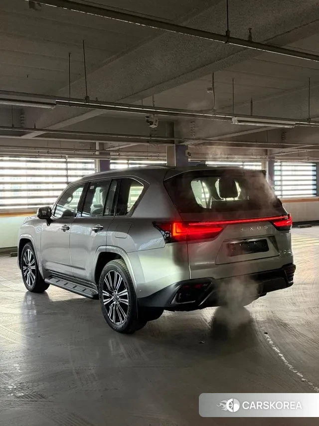 Lexus LX 4th Generation 2025 Серебристо-серый из Кореи, фото 2