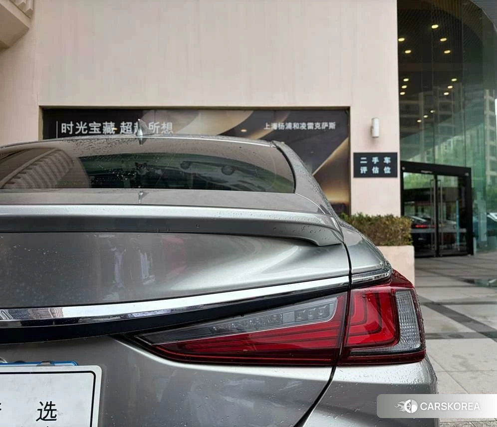 Lexus ES id 4462060 из Китая 7