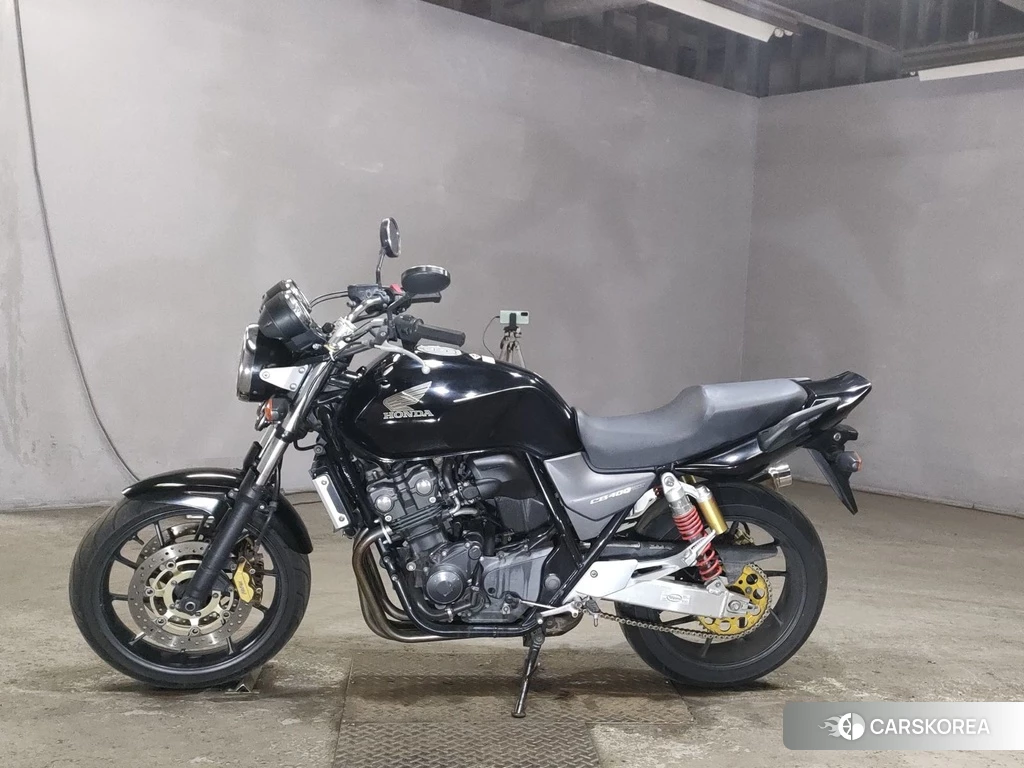 Проданный Honda CB400SF 2014 из Японии, фото 2