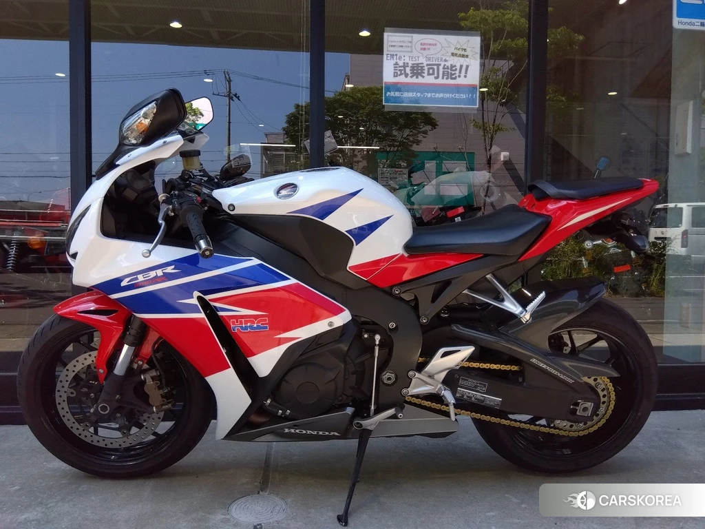 Проданный Honda CBR1000RR ABS 2014 из Японии, фото 2