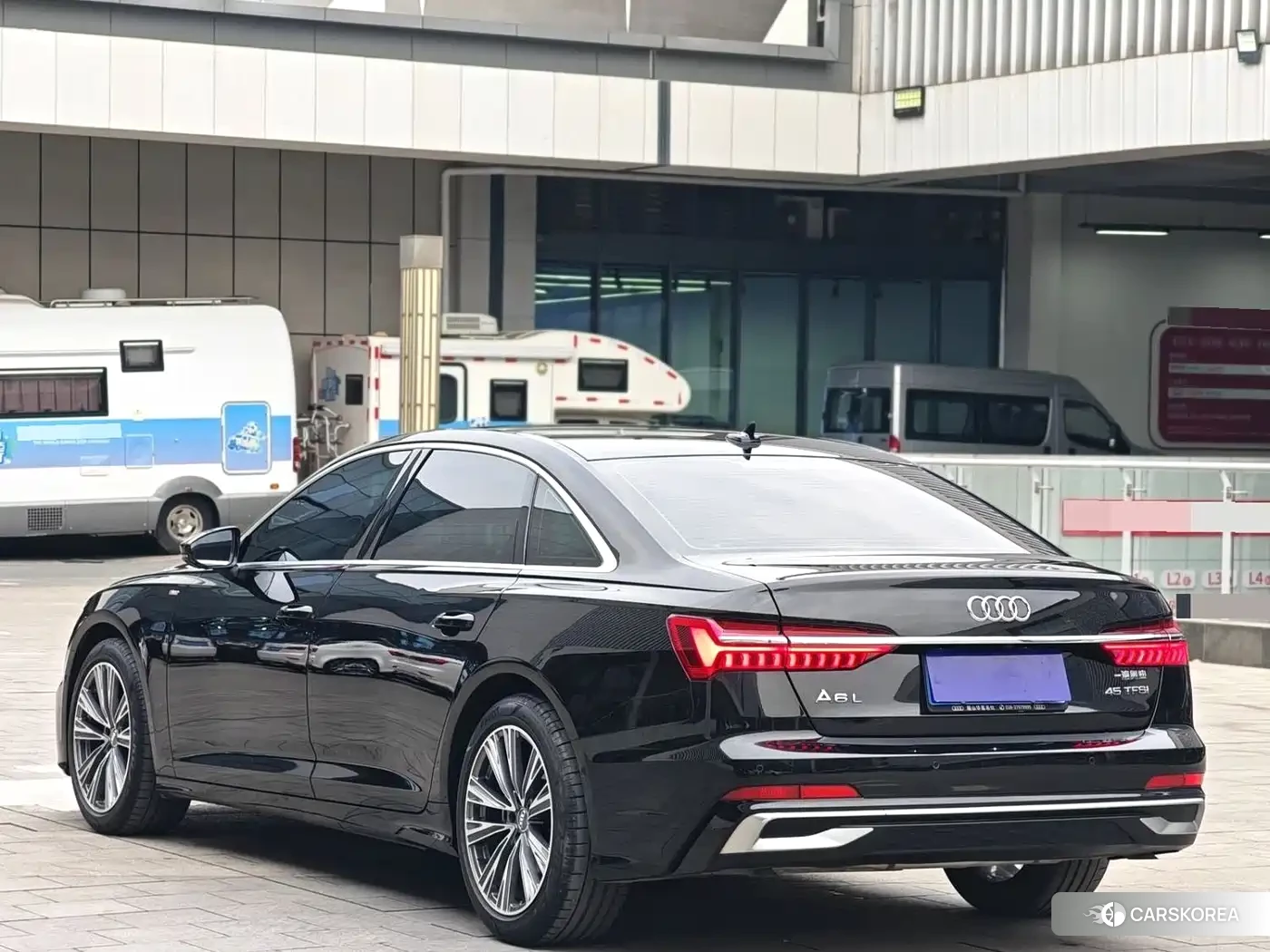 Audi A6L 2024 Черный из Китая, фото 2