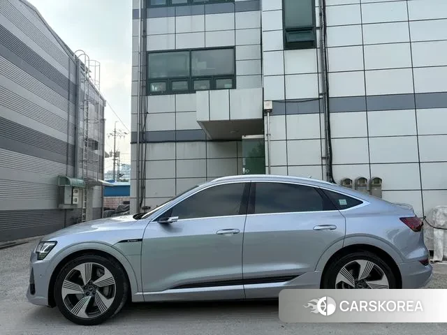 Audi e-Tron id 2916024 из Кореи 8