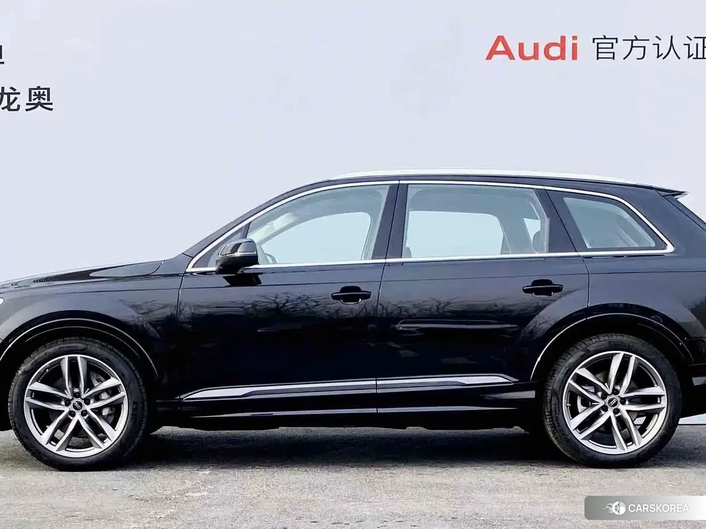 Audi Q7 2026 Черный из Китая, фото 2