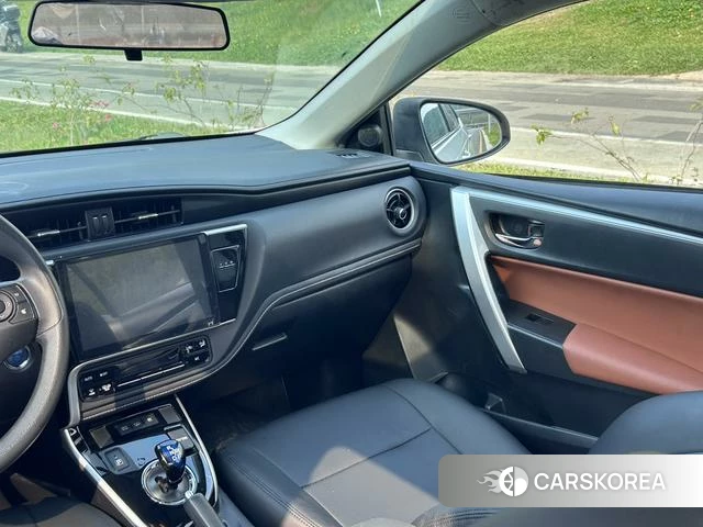 Toyota Corolla dual engine E+ id 4213003 из Китая 8