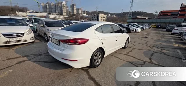 Hyundai Avante AD id 3737343 из Кореи 8