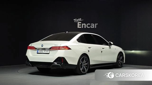 BMW 5 Series (G60) id 4381807 из Кореи 12
