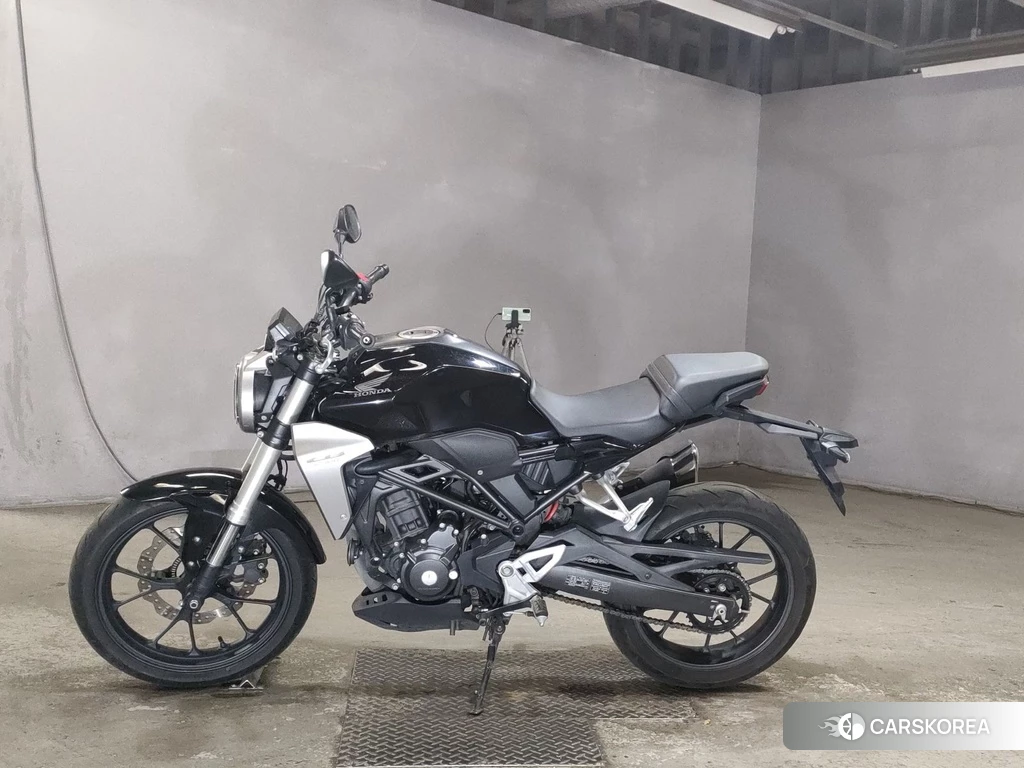 Проданный Honda CB250R 2018 из Японии