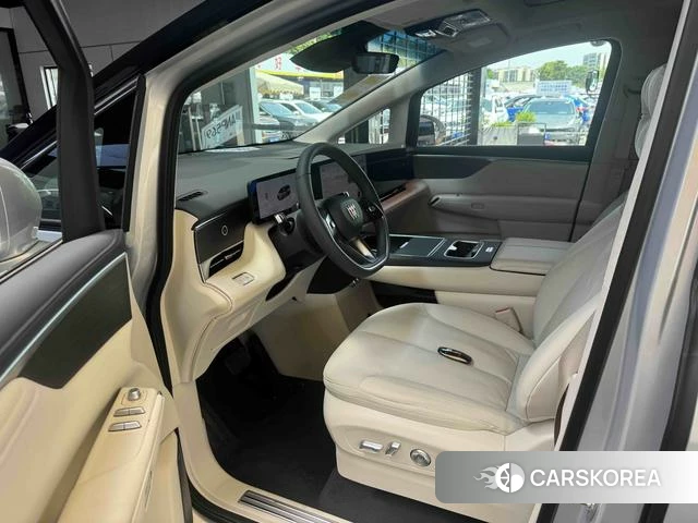 Buick Zhijing Family 2026 Серебристо-серый из Китая, фото 2