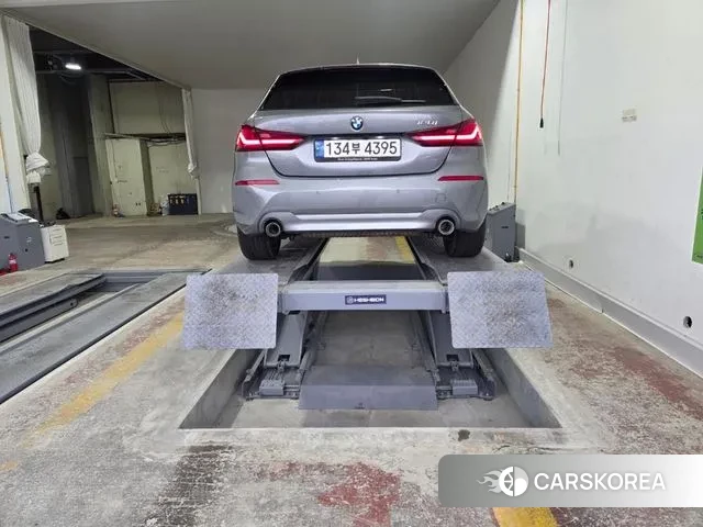 BMW 1 Series (F40) 2022 Серый из Кореи, фото 2