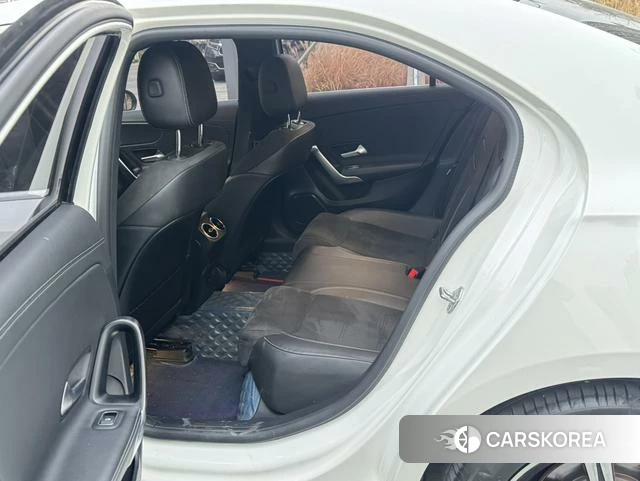 Mercedes-Benz Class A 2023 Белый из Китая, фото 5