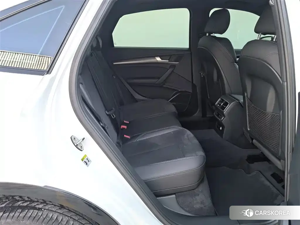 Audi Q5L id 4629461 из Китая 12
