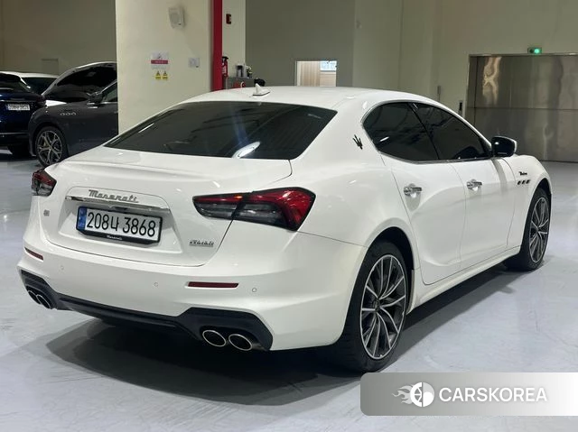Maserati Ghibli id 3870658 из Кореи 10