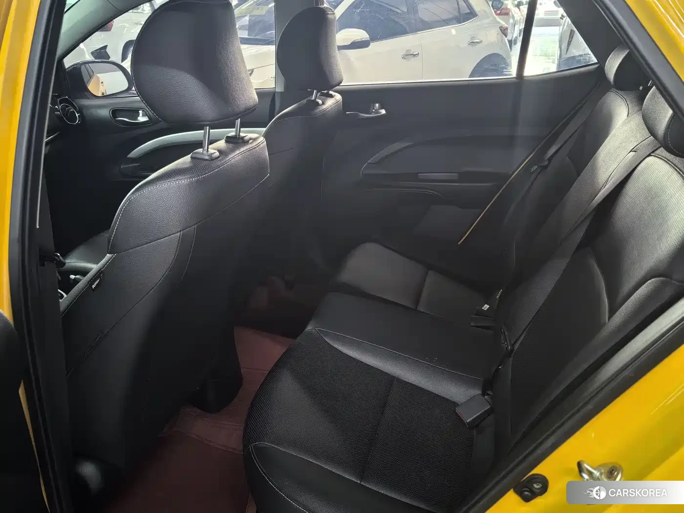 Kia KX1 2022 Yellow/orange из Китая, фото 2
